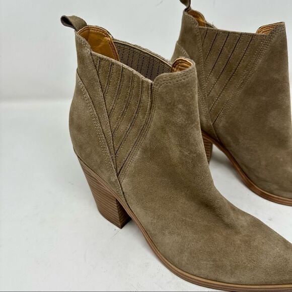 Marc Fisher Taupe Suede Pointed Toe Ankle Booties 11 - Picture 3 of 8